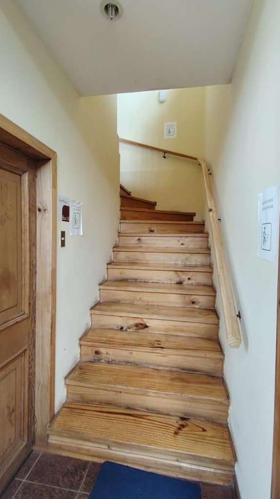 Propiedad con 6 box, salón y patio – Diego Echeverría, Quillota – Cód. L001 – $2.500.000