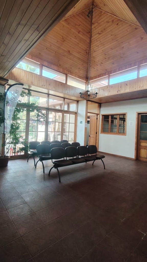 Propiedad con 6 box, salón y patio – Diego Echeverría, Quillota – Cód. L001 – $2.500.000