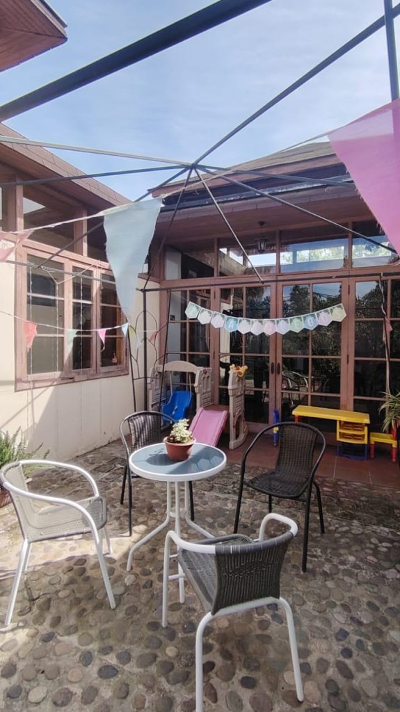 Propiedad con 6 box, salón y patio – Diego Echeverría, Quillota – Cód. L001 – $2.500.000