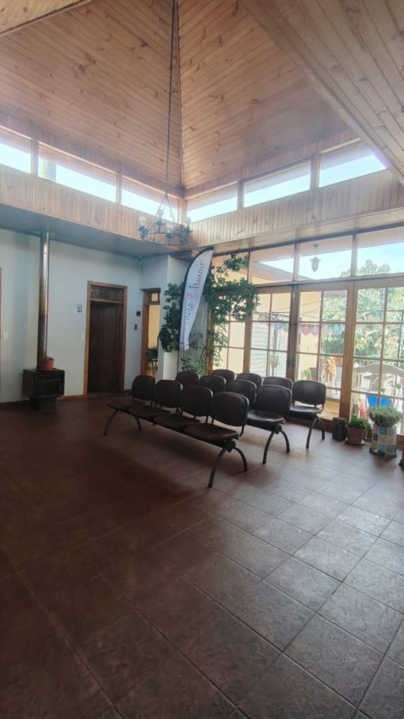 Propiedad con 6 box, salón y patio – Diego Echeverría, Quillota – Cód. L001 – $2.500.000